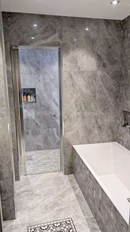 Appartement à ROQUEBRUNE-CAP-MARTIN