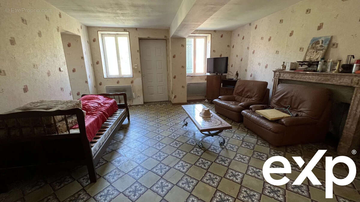 Maison à SAINT-GERVAIS-EN-VALLIERE