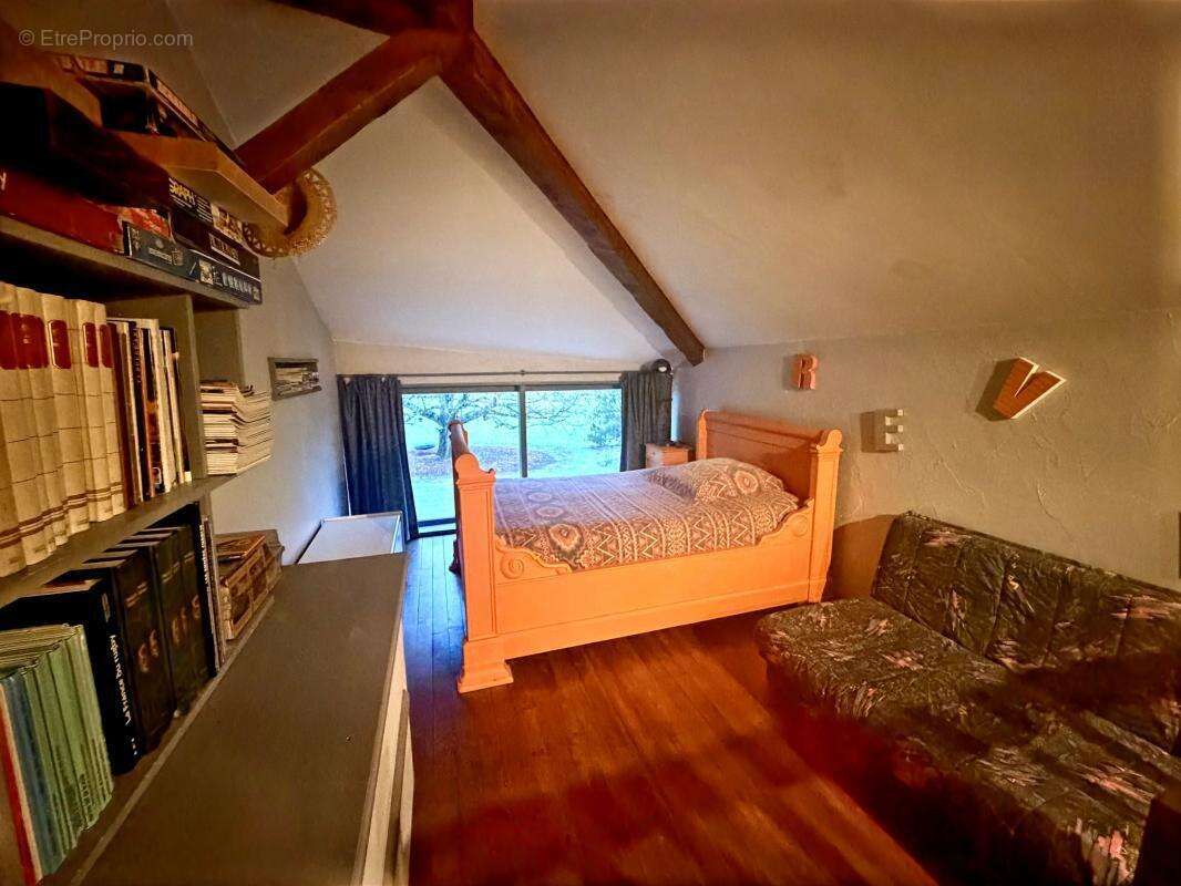 Maison à CHANOZ-CHATENAY