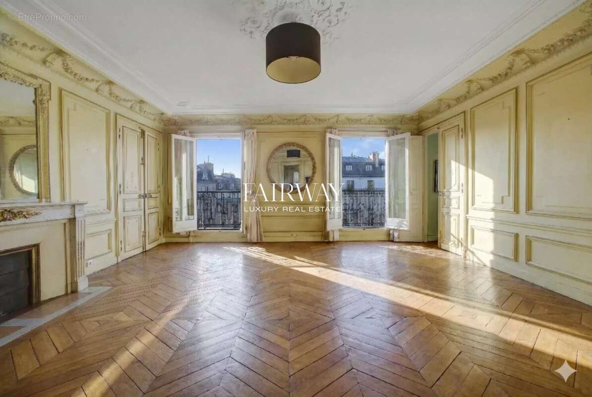 Appartement à PARIS-17E
