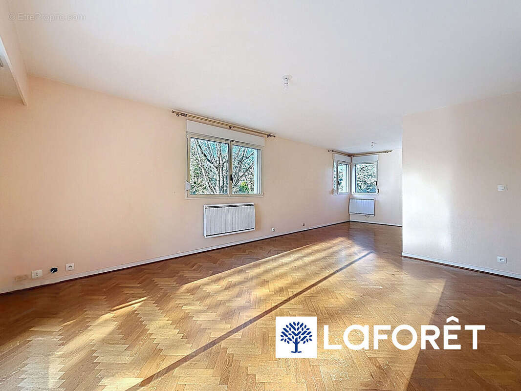 Appartement à CHAMPAGNE-AU-MONT-D'OR