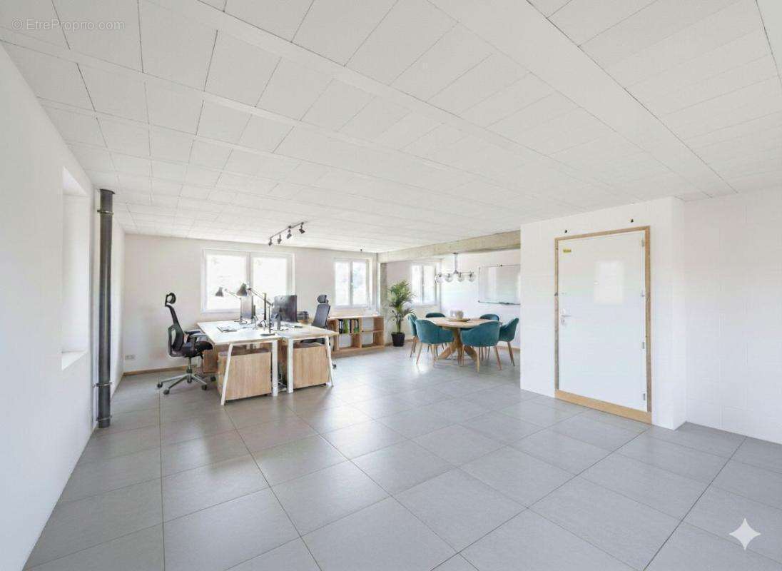 Commerce à VIUZ-LA-CHIESAZ