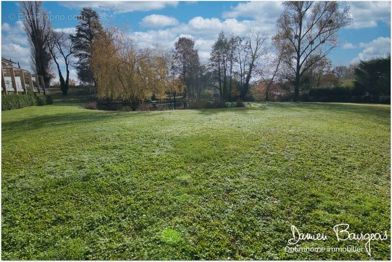 Appartement à THOIRY