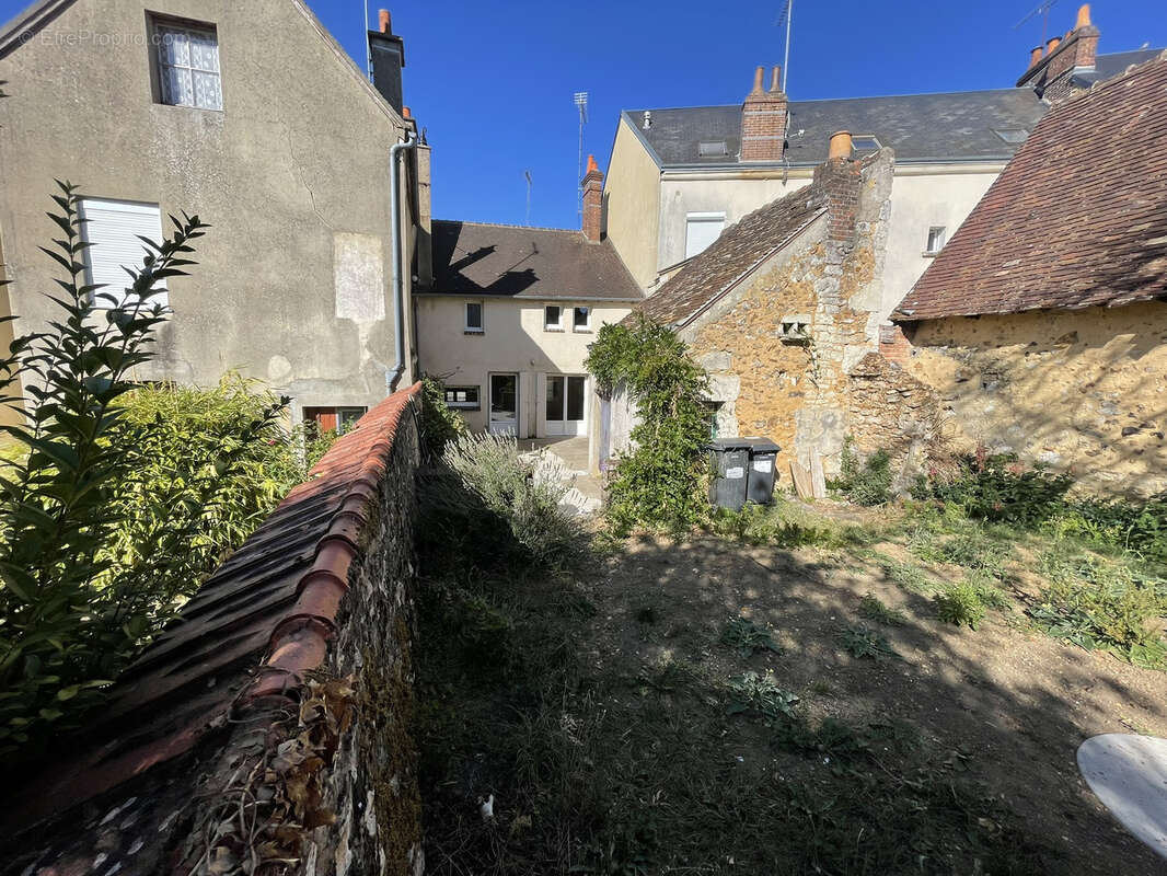 NOGENT le ROTROU, centre ville, maison ancienne. - photo 2