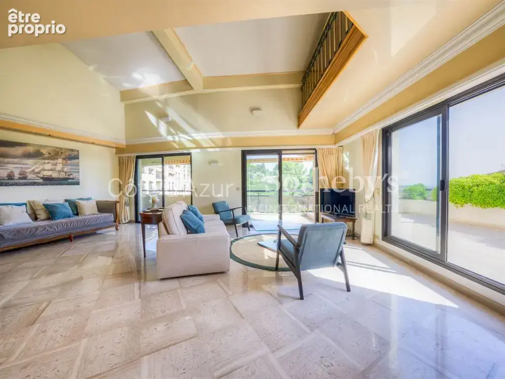 Mougins, grand appartement en dernier étage avec terrasses et vue mer - photo 3