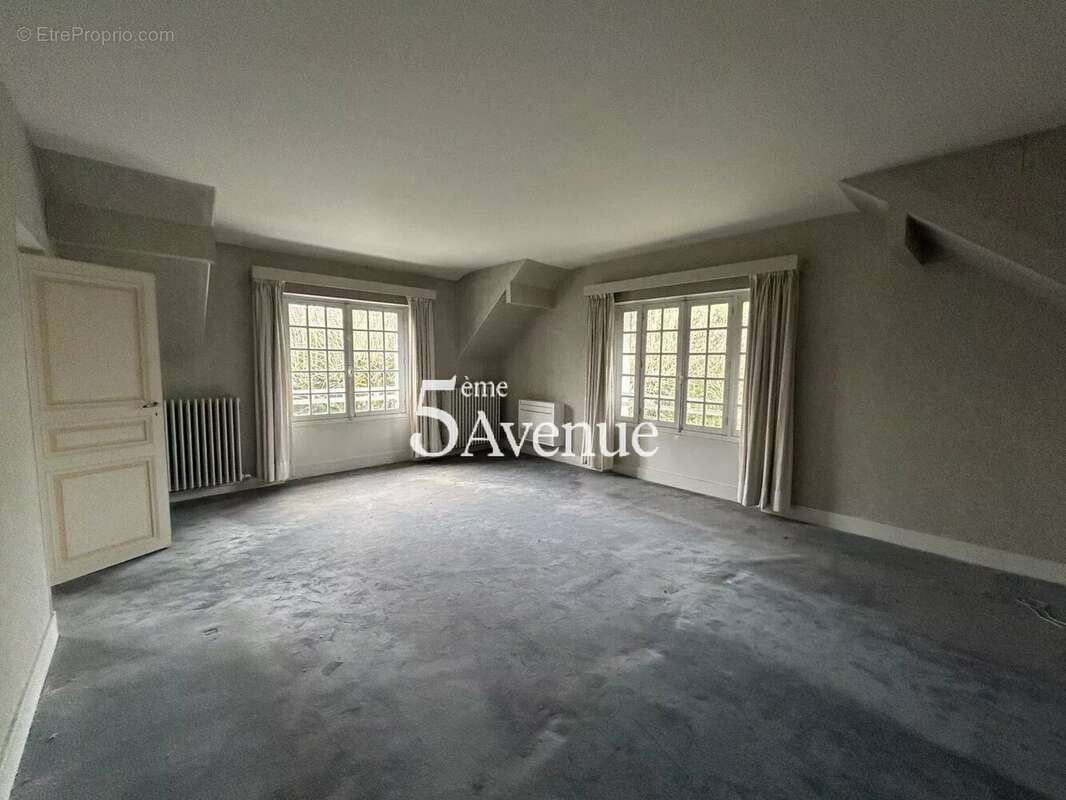 Maison à SAINT-MAUR-DES-FOSSES