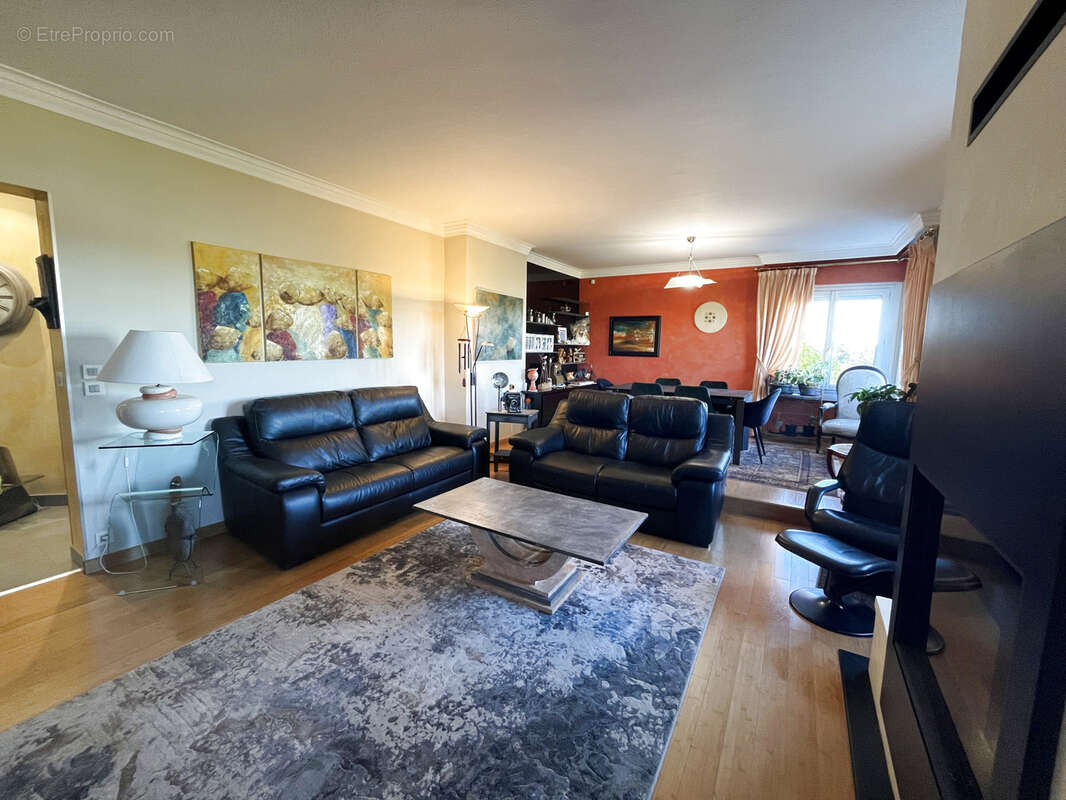 Maison à SAINT-GENEST-LERPT