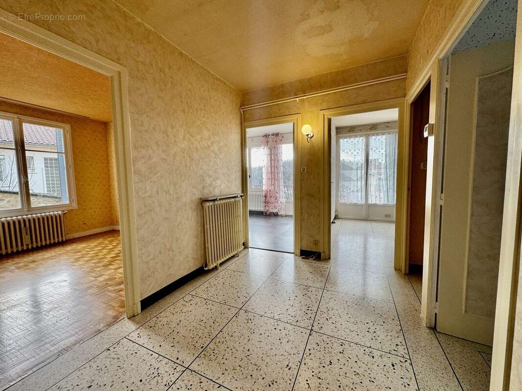 Appartement à CEYRAT