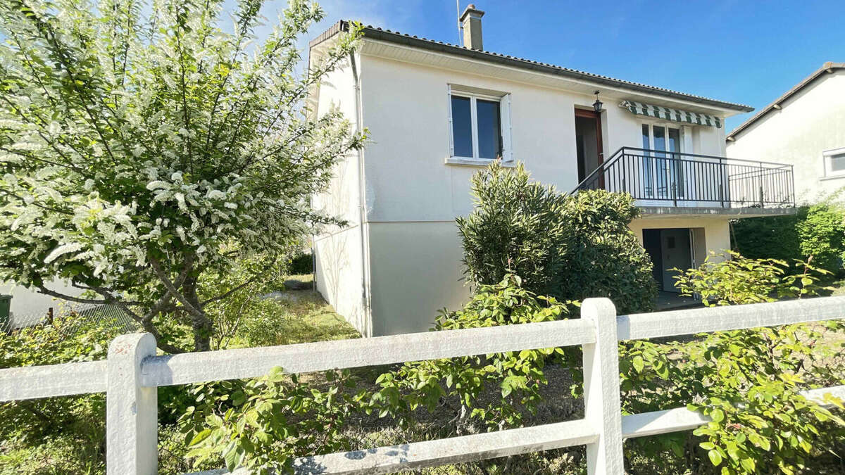 Maison à YZEURE