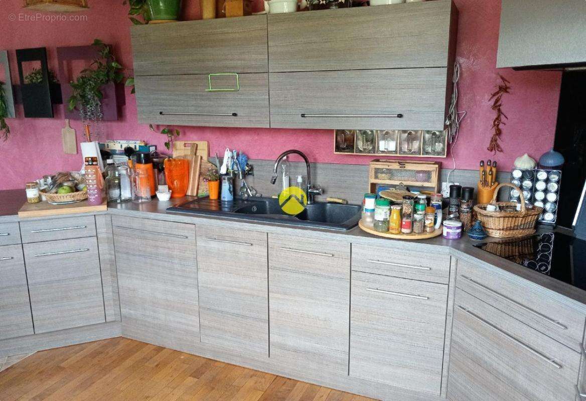 2 maisons et grands garages - photo 5