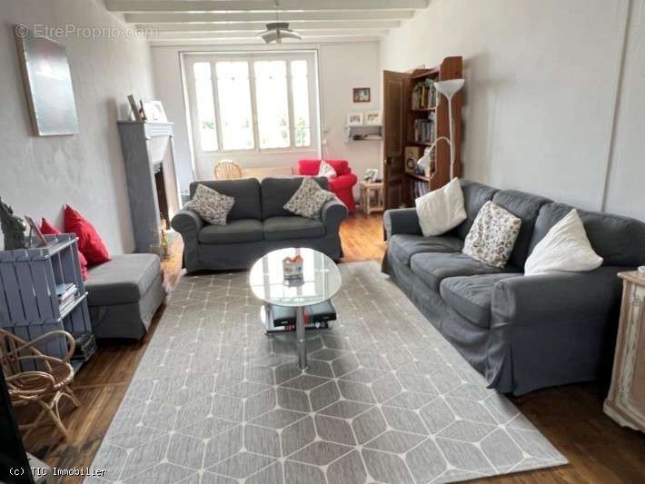 Maison à CELLEFROUIN