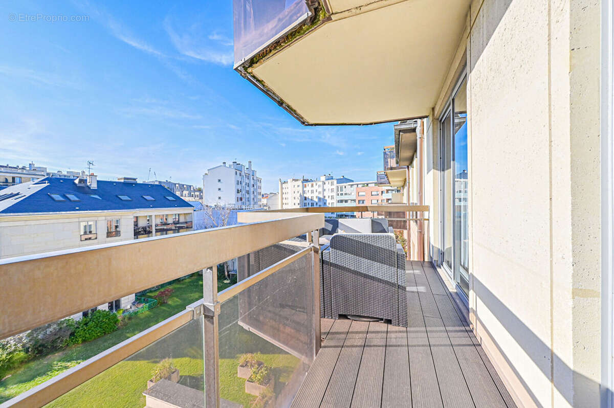 Appartement à CHARENTON-LE-PONT