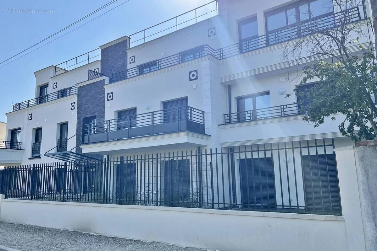 Appartement à SAINT-MAUR-DES-FOSSES