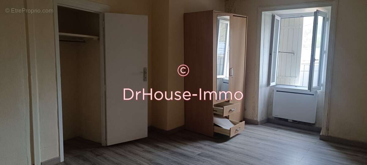 Maison à NOTRE-DAME-DE-SANILHAC