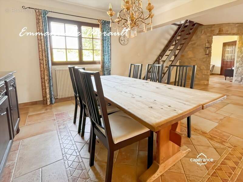 Maison à BAGNOLS-EN-FORET