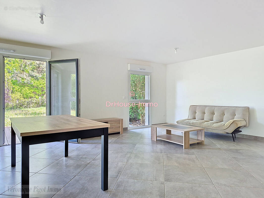Appartement à SAINT-REMY-L'HONORE