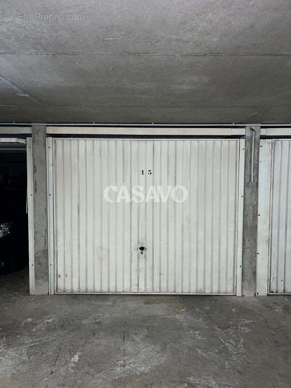 Parking à VILLEURBANNE