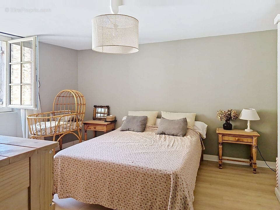 Maison en pierre rénovée avec annexe et bel extérieur, cœur de village - 33790 Pellegrue - photo 11