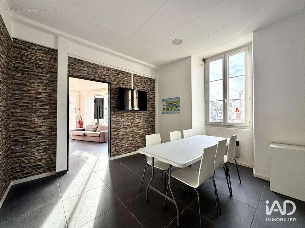 Photo 8 - Commerce à MOISSY-CRAMAYEL