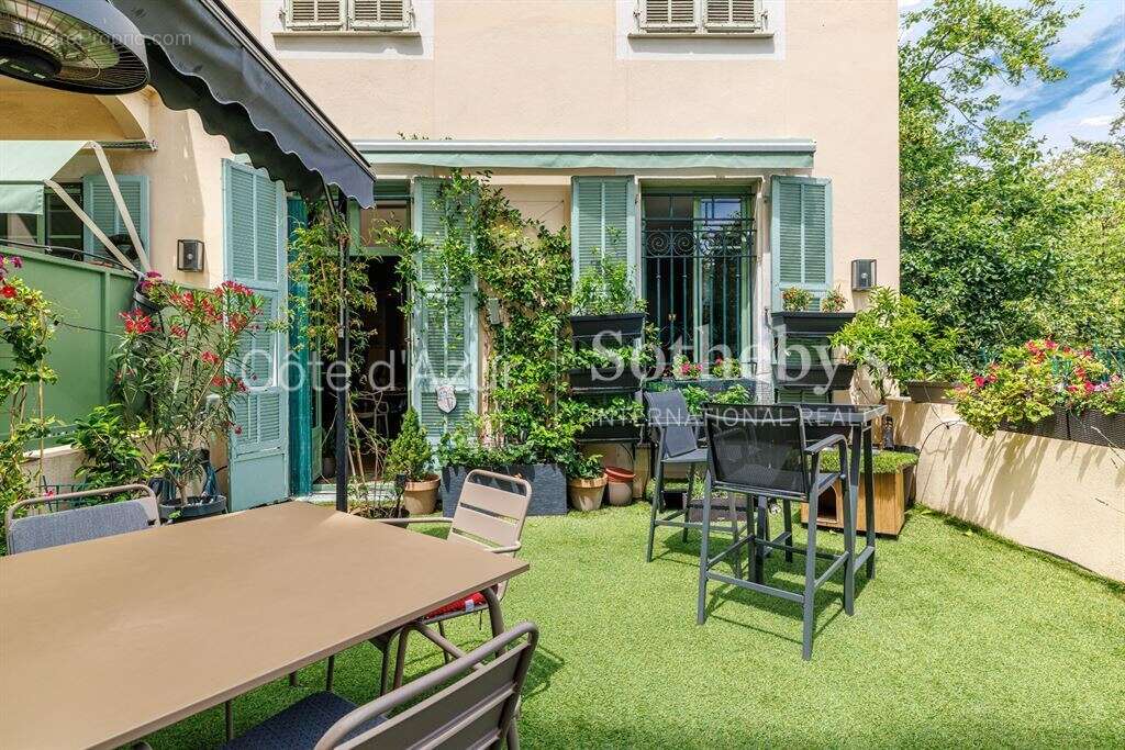 Nice quartier des Fleurs appartement de réception avec terrasse face au Jardin Alsace-Lorraine - photo 7