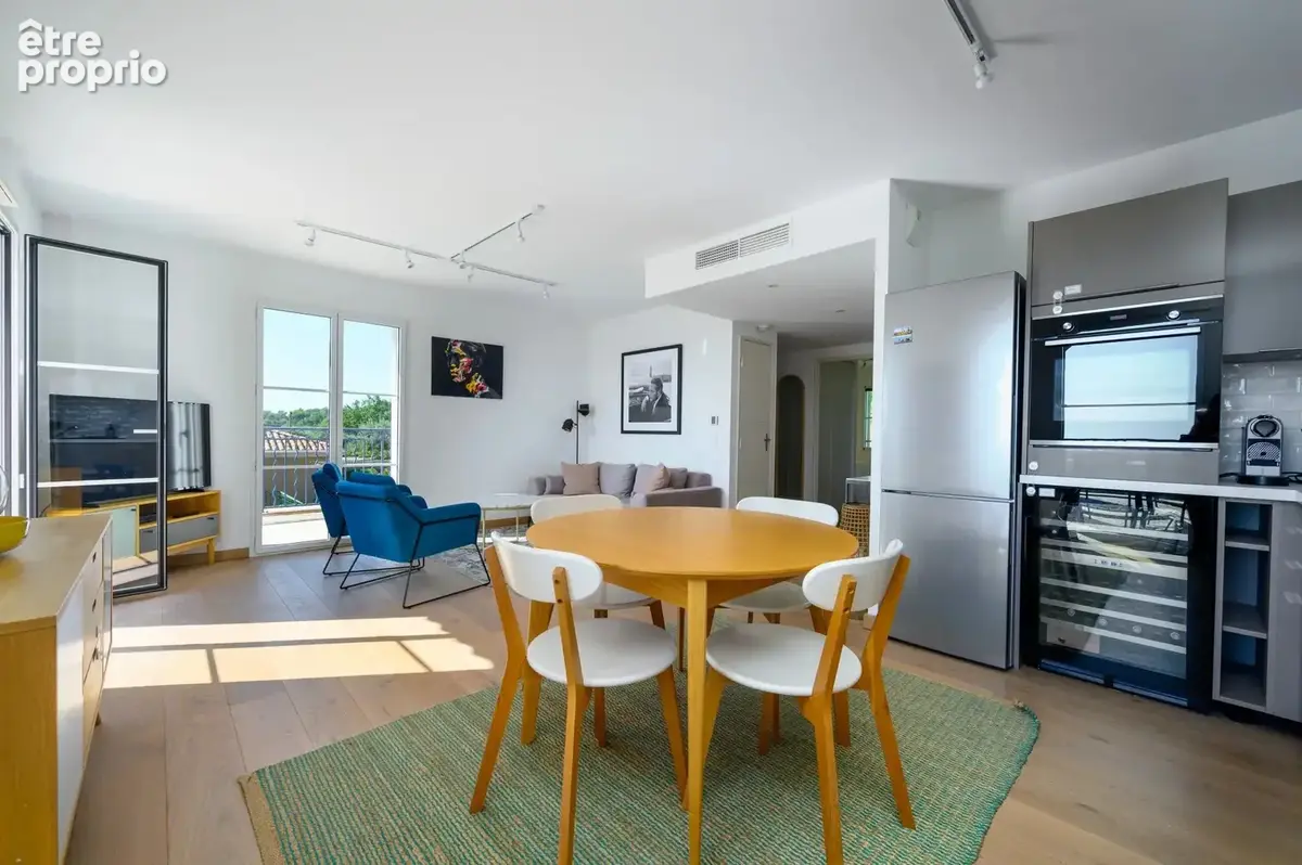 Exclusivité - Roquefort les Pins : Superbe appartement  3 pièces. Grande terrasse, vue mer, piscine, 2 parkings - photo 6