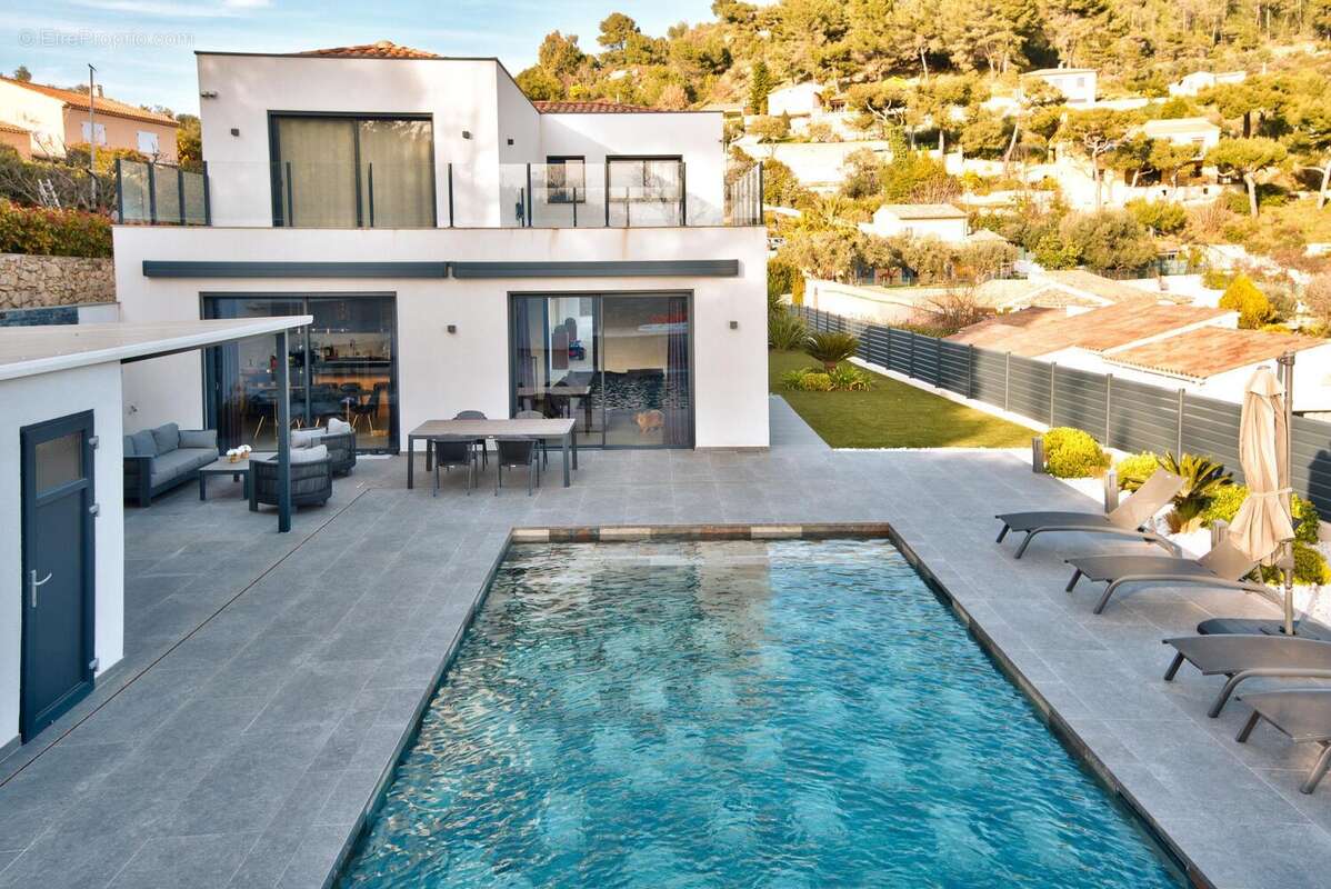 Maison à TOURRETTE-LEVENS