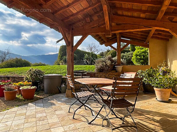 Maison à VILLE-SUR-JARNIOUX