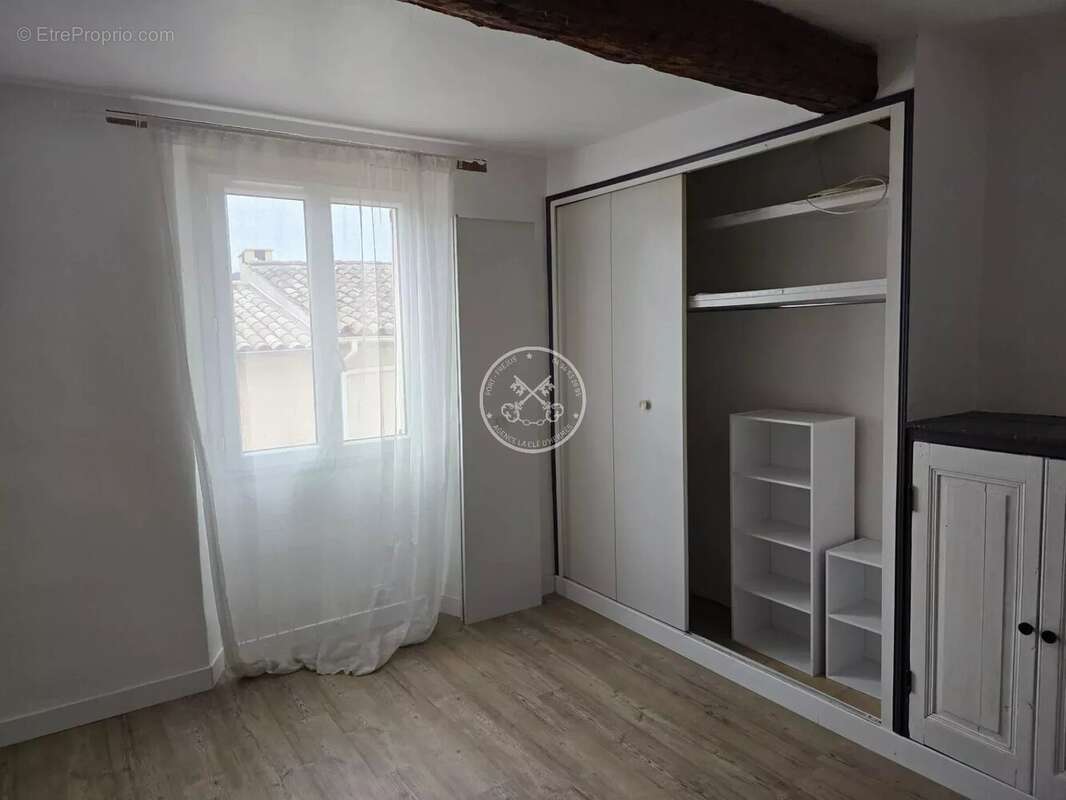 Appartement à BAGNOLS-EN-FORET