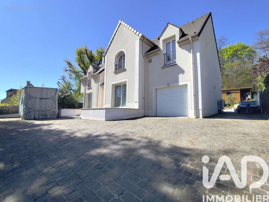 Photo 2 - Maison à LA VILLE-DU-BOIS