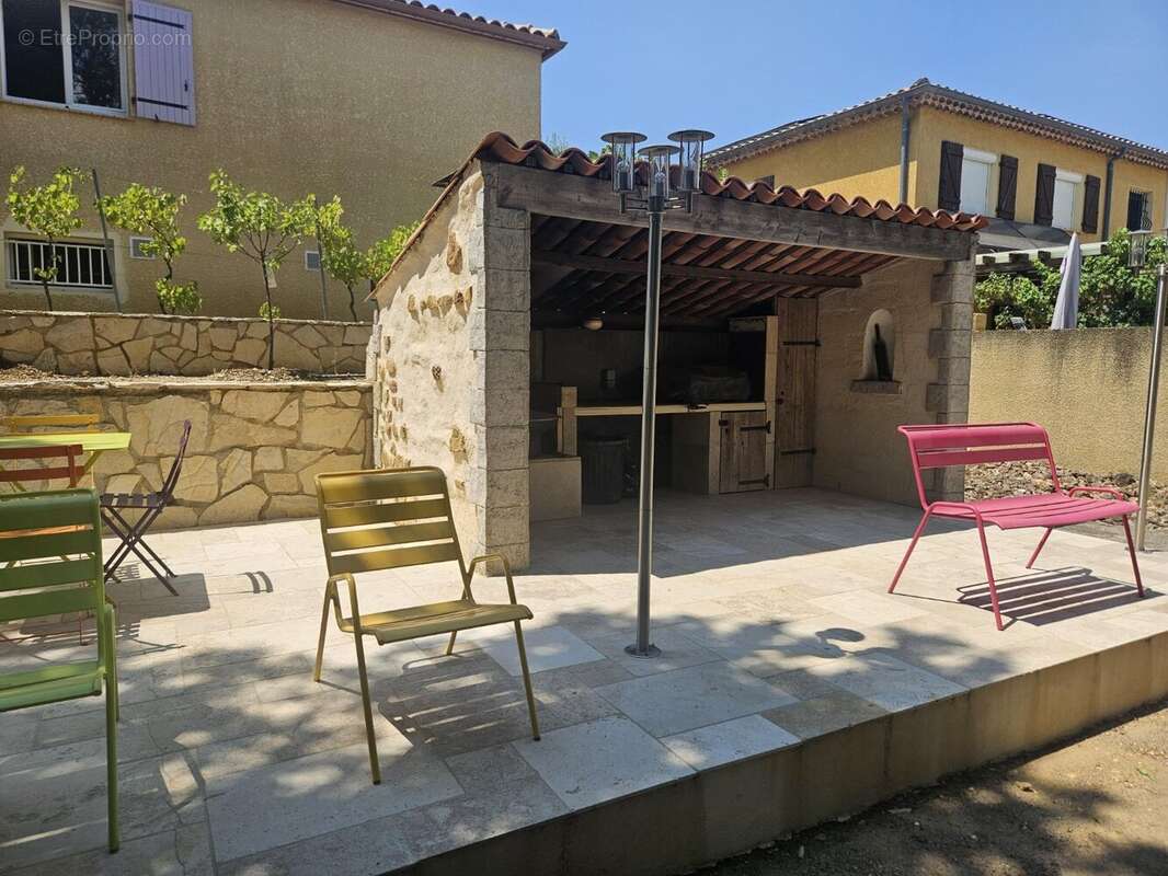 Belle villa de plain pied avec piscine, annexe et sous-sol - photo 18