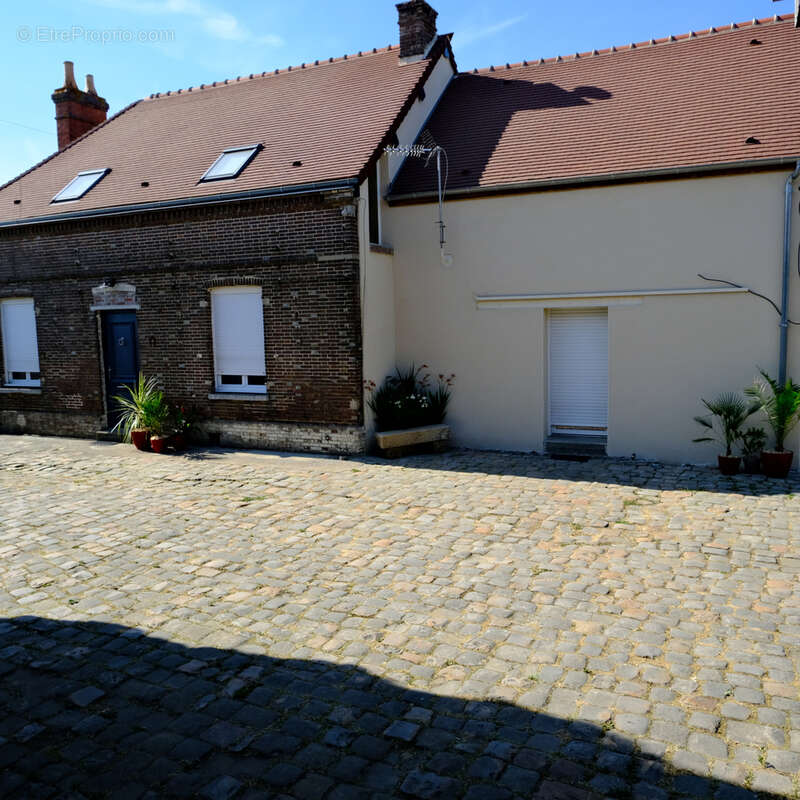 Maison à HOUDAN