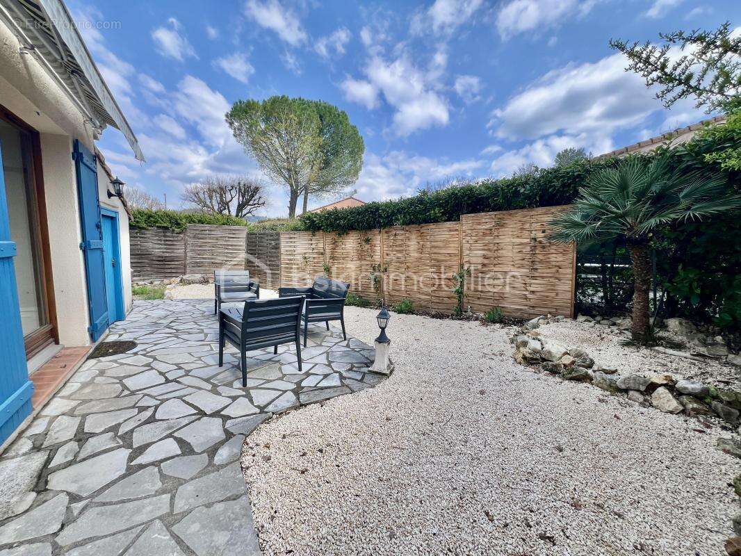 Maison à TOURRETTES