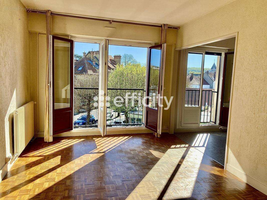Appartement à PLAISIR