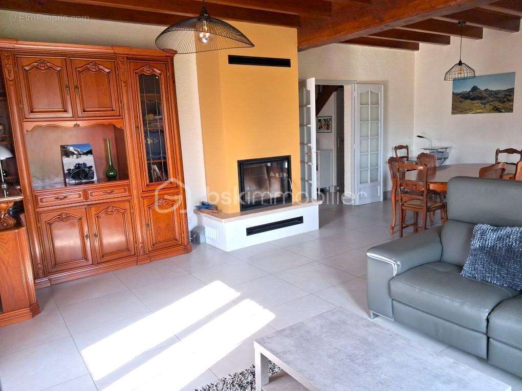 Maison avec une suite parentale, trois chambres et un sous-sol total - photo 6