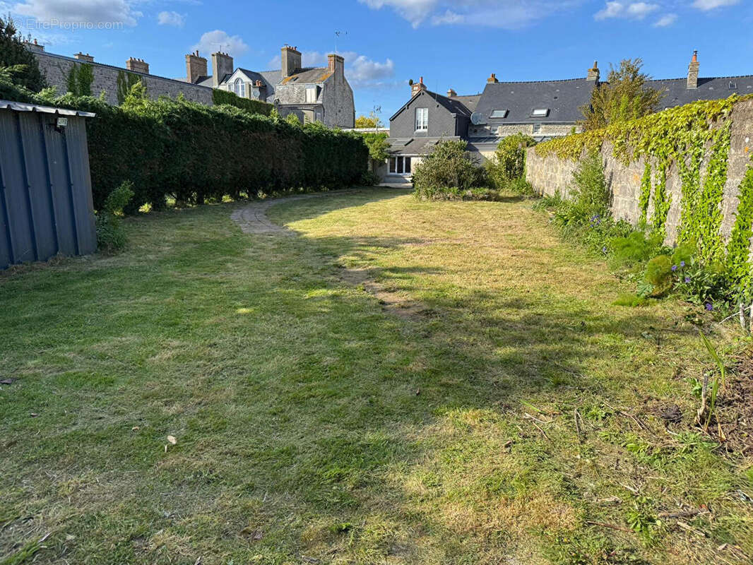 Maison à SAINT-VAAST-LA-HOUGUE