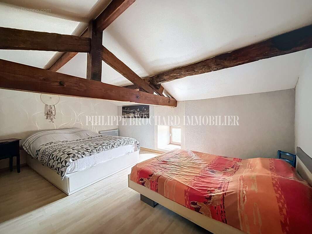 Maison à BAZOGES-EN-PAREDS