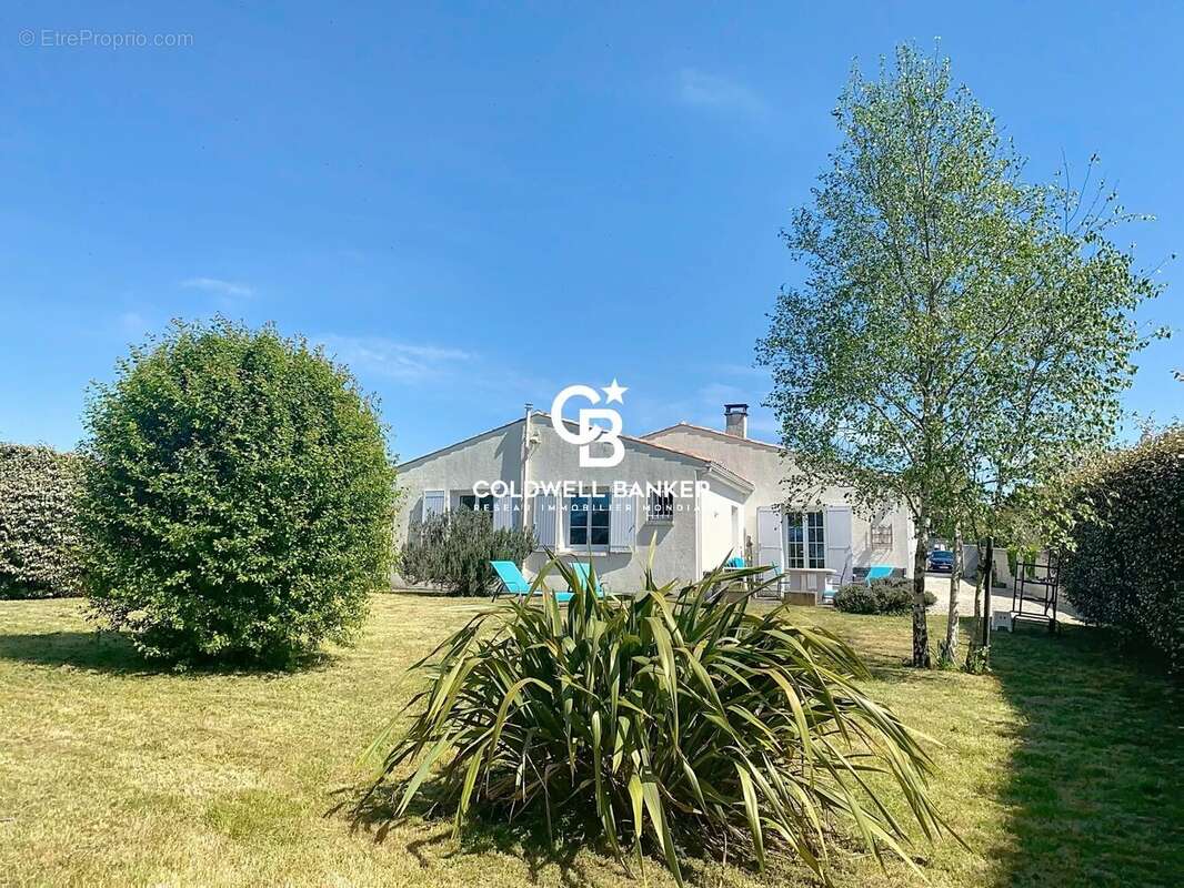 Maison à BUSSAC-SUR-CHARENTE