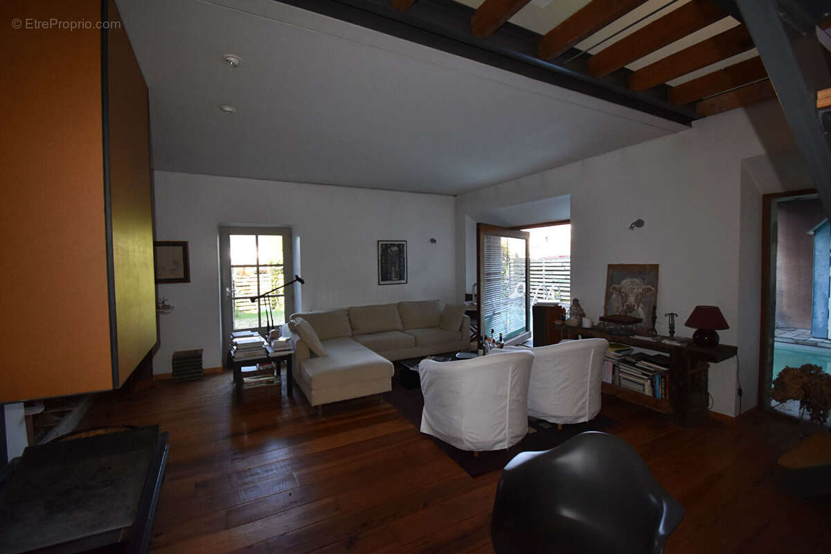 Maison à VARENNES-VAUZELLES