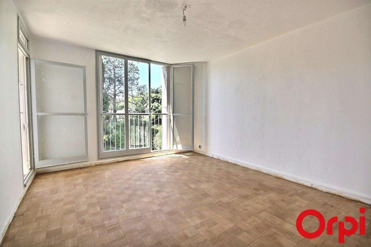 Appartement à MARSEILLE-11E