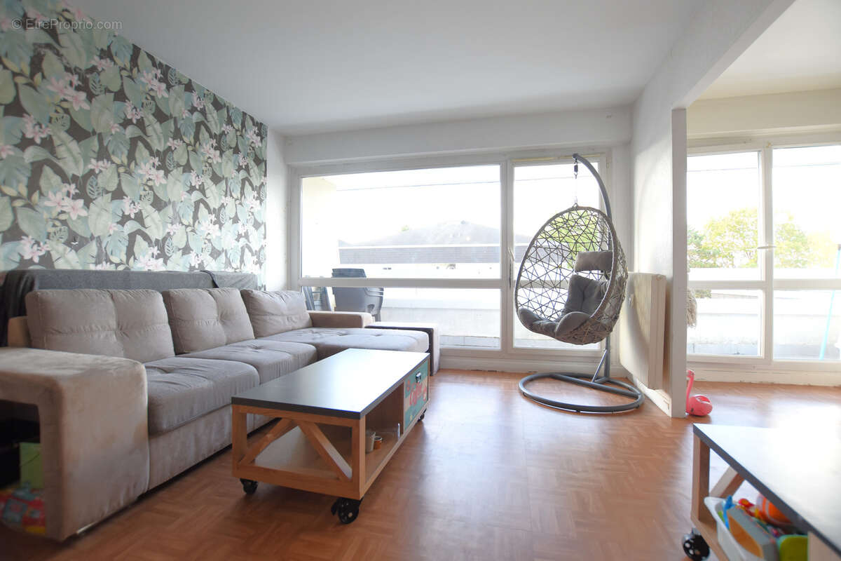 Appartement à LES ESSARTS-LE-ROI