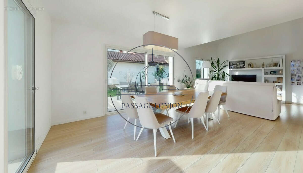 Maison à BASSUSSARRY