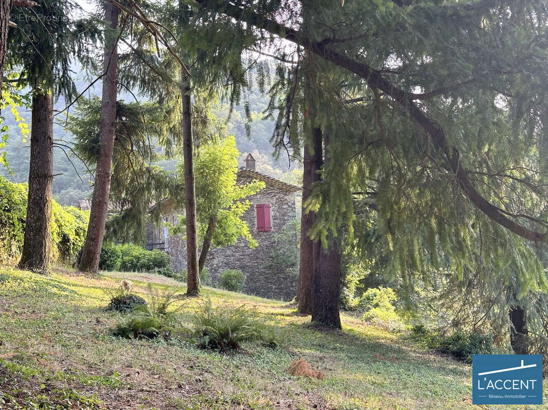 Maison à L&#039;ESTRECHURE