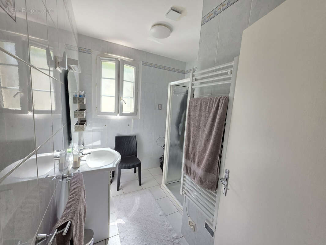Elegante villa de plain peid avec piscine et vaste terrain - photo 16