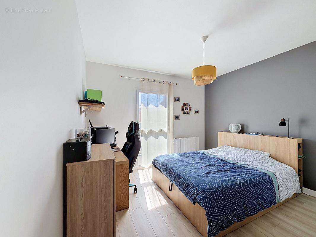 Appartement à VOISINS-LE-BRETONNEUX