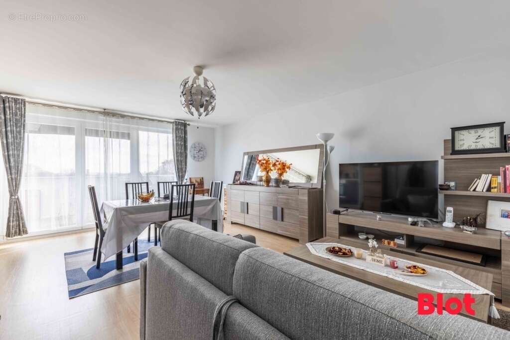 Appartement à VEZIN-LE-COQUET