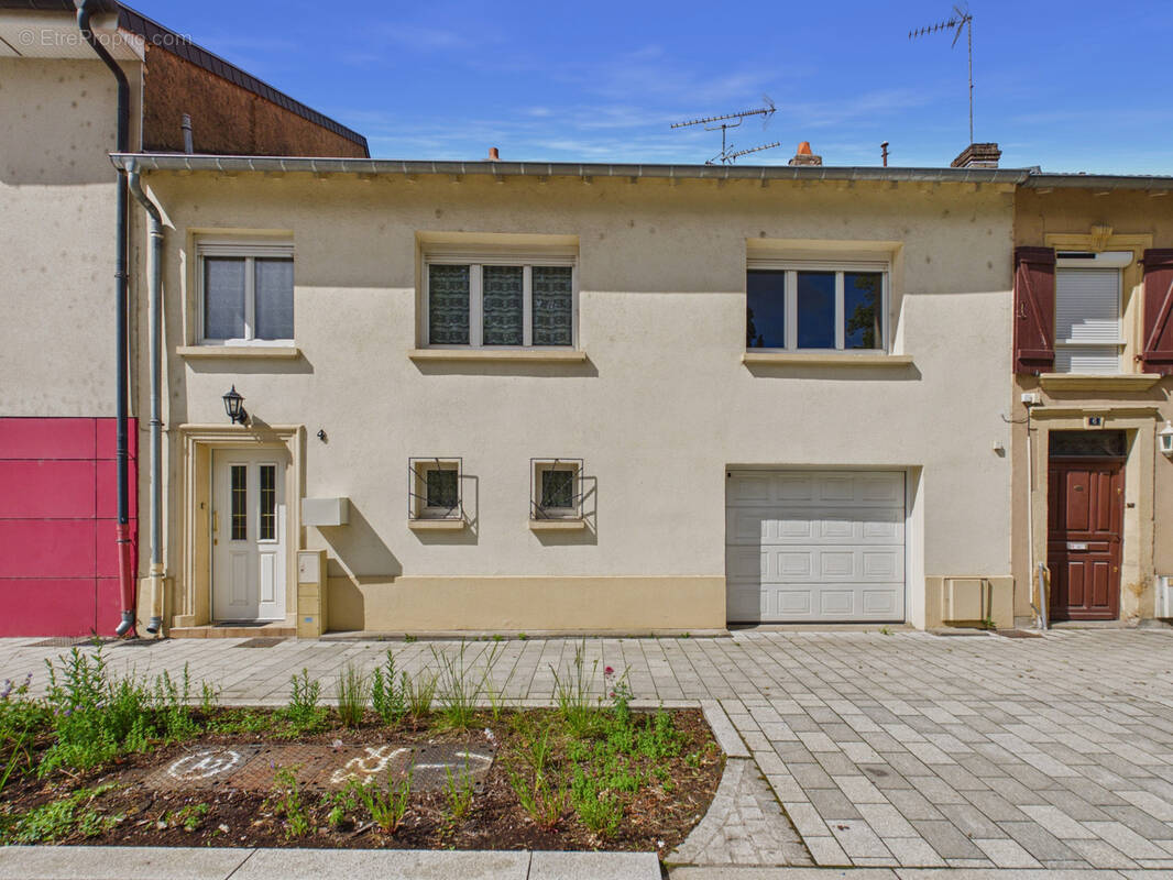 Maison à AUGNY