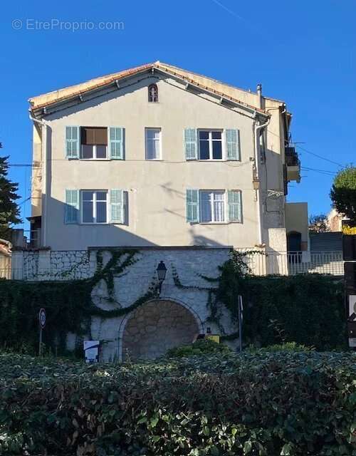 Maison à SAINT-LAURENT-DU-VAR