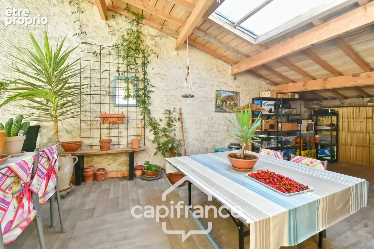 Maison rénovée à vendre 4 pièces SAINT JEAN D'ANGELY (17) avec atelier, cour et jardin potager de 421m² - photo 9