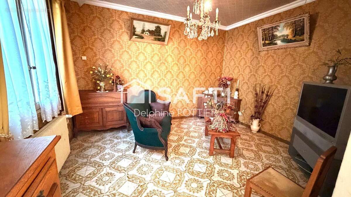 Maison 393 m² à Crepy-En-Valois  - photo 4