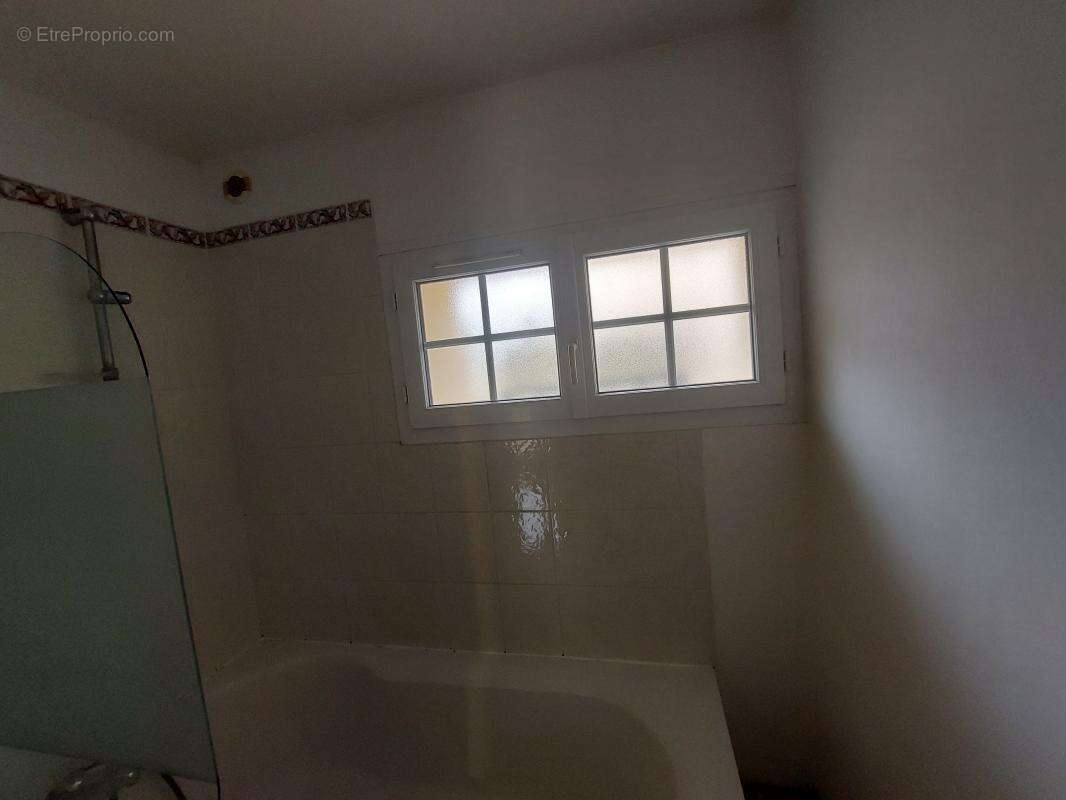 Maison à LA BONNEVILLE-SUR-ITON